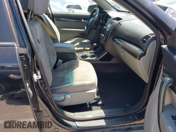 2013 Kia Sorento LX with VIN 5XYKT3A64DG363163, listed as a IAAI auction lot 42811435 with 199,427 mi miles and . Bid and sale history available at DreamBid. Image 5.