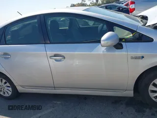 2013 Toyota Prius with VIN JTDKN3DPXD3032705, listed as a IAAI auction lot 42014728 with 133,389 mi miles and . Bid and sale history available at DreamBid. Image 13.