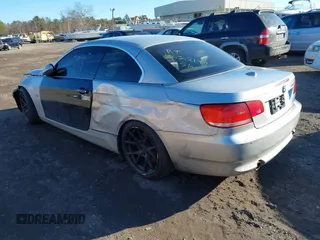 2007 BMW 3 Series 335i with VIN WBAWL73507PX45704, listed as a IAAI auction lot 41752465 with 999,999 mi miles. Bid and sale history available at carsss.com. Image 3.