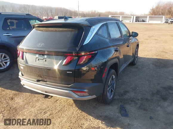 2025 Hyundai Tucson SEL with VIN 3KMJBCDE3SE003844, listed as a IAAI auction lot 41644926 with 4,984 mi miles. Bid and sale history available at carsss.com. Image 4.