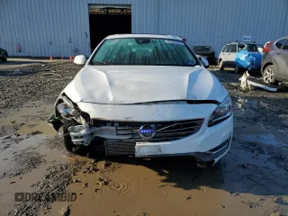 2018 Volvo S60 Inscription z VIN LYV402TK1JB157468, wystawiony jako Copart lot #44784435 z przebiegiem 77 976 mil mil oraz Szkoda całkowita • Salvage title. Historia ofert i sprzedaży dostępna na DreamBid. Obrazek 5.