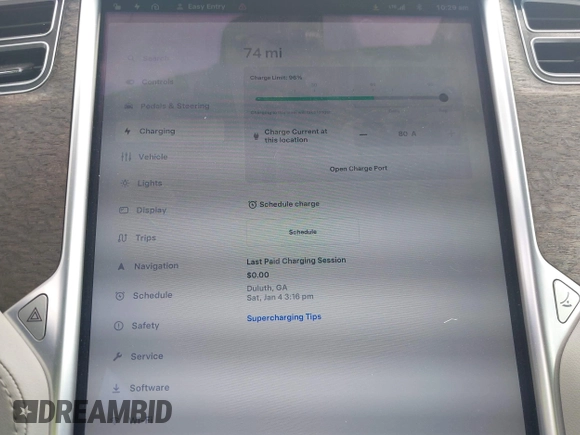 2013 Tesla Model S с VIN 5YJSA1DG7DFP26402, выставлен на аукционе IAAI как лот 42195726 с пробегом 100 890 миль миль и . История ставок и продаж доступна на DreamBid. Изображение 17.