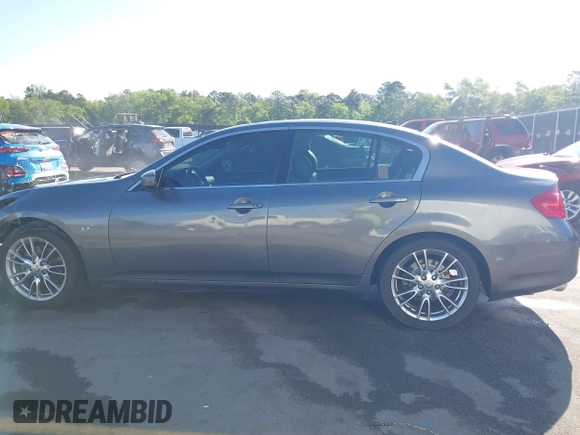 2015 Infiniti Q40 with VIN JN1CV6AP8FM501297, listed as a IAAI auction lot 42035310 with 294,962 mi miles. Bid and sale history available at carsss.com. Image 14.
