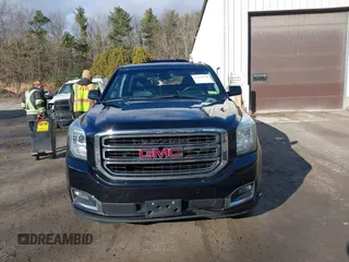 2015 GMC Yukon XL SLT with VIN 1GKS2HKC9FR159164, listed as a IAAI auction lot 41235420 with 136,730 mi miles. Bid and sale history available at carsss.com. Image 6.