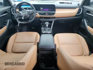 2024 Kia Seltos SX z VIN KNDETCA71R7553593, wystawiony jako Copart lot #51286435 z przebiegiem 23 644 mil mil oraz Szkoda całkowita • Salvage title. Historia ofert i sprzedaży dostępna na DreamBid. Obrazek 8.