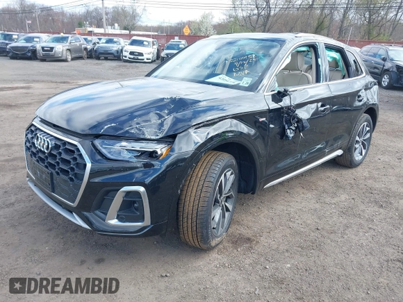 2024 Audi Q5 S line Premium z VIN WA1GAAFY8R2043043, wystawiony jako IAAI lot #42054728 z przebiegiem 10 929 mil mil oraz . Historia ofert i sprzedaży dostępna na DreamBid. Obrazek 2.