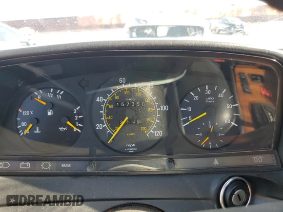 1984 Mercedes-Benz 300 D с VIN WDBAB33A1EA083118, выставлен на аукционе Copart как лот 56901585 с пробегом 157 356 миль миль и Списание • Salvage title. История ставок и продаж доступна на DreamBid. Изображение 9.