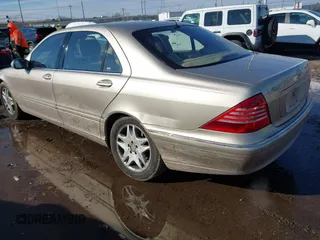 2003 Mercedes-Benz S-Class 4.3L with VIN WDBNG70J73A381880, listed as a IAAI auction lot 41547318 with 136,606 mi miles. Bid and sale history available at carsss.com. Image 6.