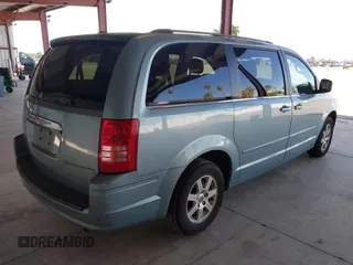 2010 Chrysler Town & Country Touring z VIN 2A4RR5D10AR500903, wystawiony jako IAAI lot #41976476 z przebiegiem 219 230 mil mil oraz . Historia ofert i sprzedaży dostępna na DreamBid. Obrazek 4.