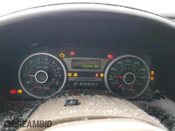 2005 Ford Expedition Limited with VIN 1FMPU20535LB13520, listed as a Copart auction lot 42314655 with 191,691 mi miles and Non Repairable. Bid and sale history available at carsss.com. Image 9.