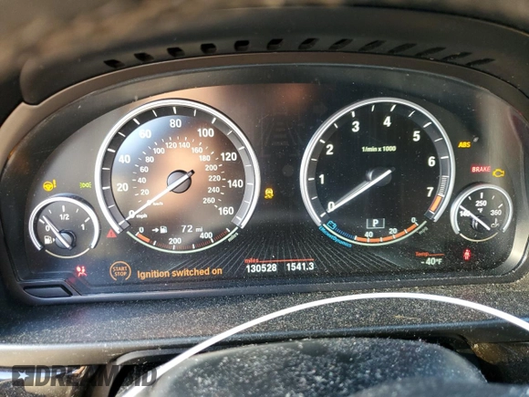 2015 BMW 5 Series 528i xDrive with VIN WBA5A7C58FG143147, listed as a Copart auction lot 52850195 with 130,528 mi miles and Salvage Title. Bid and sale history available at carsss.com. Image 9.