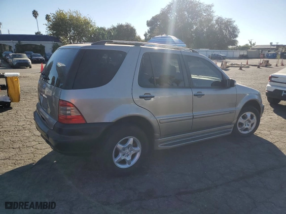 2005 Mercedes-Benz M-Class 3.7L with VIN 4JGAB57E75A552279, listed as a Copart auction lot 80696054 with 283,799 mi miles and Salvage Title. Bid and sale history available at carsss.com. Image 3.