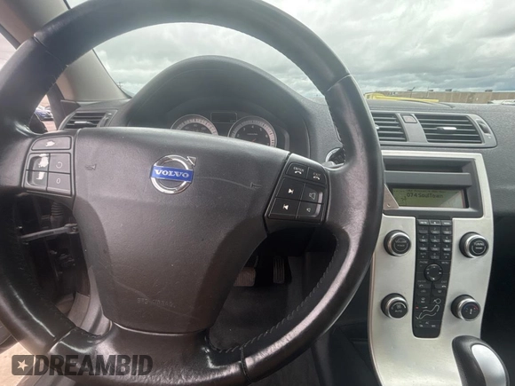 2012 Volvo C70 T5 with VIN YV1672MC2CJ127802, listed as a Copart auction lot 55505505 with 136,610 mi miles and Clean Title. Bid and sale history available at carsss.com. Image 9.