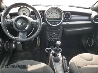 2014 MINI Coupe S z VIN WMWSX3C5XET409347, wystawiony jako Copart lot #56321384 z przebiegiem 81 070 mil mil oraz Szkody całkowita. Historia ofert i sprzedaży dostępna na DreamBid. Obrazek 8.