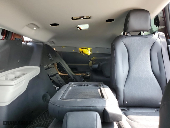 2024 Kia Carnival SX with VIN KNDNE5H32R6305576, listed as a Copart auction lot 71077374 with 22,713 mi miles and Salvage Title. Bid and sale history available at carsss.com. Image 10.