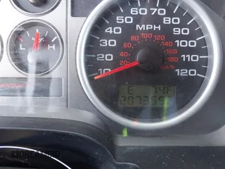 2007 Ford F-150 XL с VIN 1FTPX12V97NA03792, выставлен на аукционе IAAI как лот 40157316 с пробегом 207 355 миль миль и . История ставок и продаж доступна на DreamBid. Изображение 7.