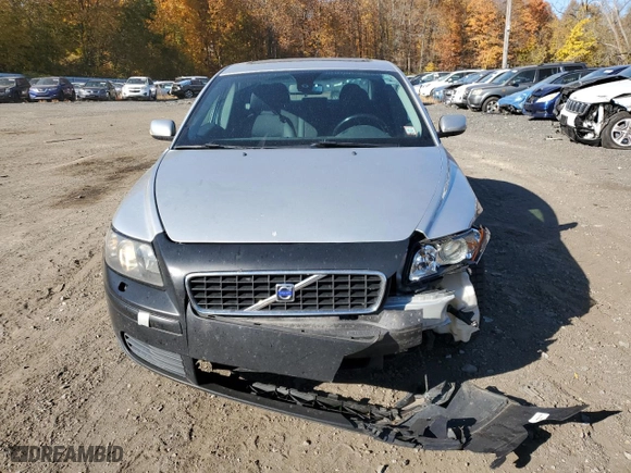 2005 Volvo S40 with VIN YV1MS382852120993, listed as a Copart auction lot 77770334 with 146,124 mi miles and Salvage Title. Bid and sale history available at carsss.com. Image 5.