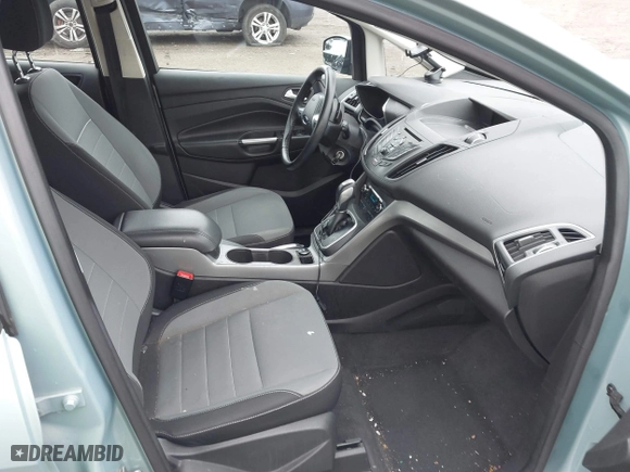 2013 Ford C-Max Hybrid SE with VIN 1FADP5AU6DL502940, listed as a IAAI auction lot 41918326 with 92,263 mi miles. Bid and sale history available at carsss.com. Image 5.