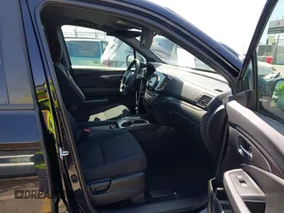 2021 Honda Passport Sport z VIN 5FNYF8H21MB038592, wystawiony jako IAAI lot #41955838 z przebiegiem 31 844 mil mil oraz . Historia ofert i sprzedaży dostępna na DreamBid. Obrazek 5.