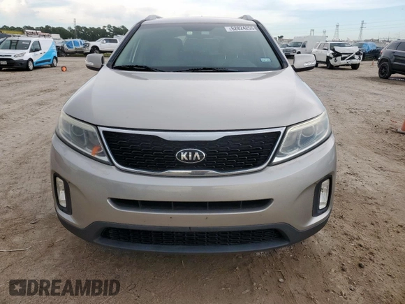 2015 Kia Sorento LX with VIN 5XYKTCA61FG617141, listed as a Copart auction lot 62824255 with 105,796 mi miles and Clean title. Bid and sale history available at DreamBid. Image 5.