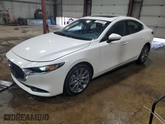 2025 Mazda 3 S Preferred z VIN JM1BPACM8S1775538, wystawiony jako Copart lot #57874615 z przebiegiem 851 mil mil oraz Czysty tytuł • Clean title. Historia ofert i sprzedaży dostępna na DreamBid. Obrazek 1.