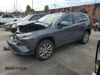 2023 Toyota RAV4 XLE Premium z VIN 2T3C1RFV3PW298986, wystawiony jako Copart lot #53655125 z przebiegiem Nie podano mil oraz Szkoda całkowita • Salvage title. Historia ofert i sprzedaży dostępna na DreamBid. Obrazek 1.