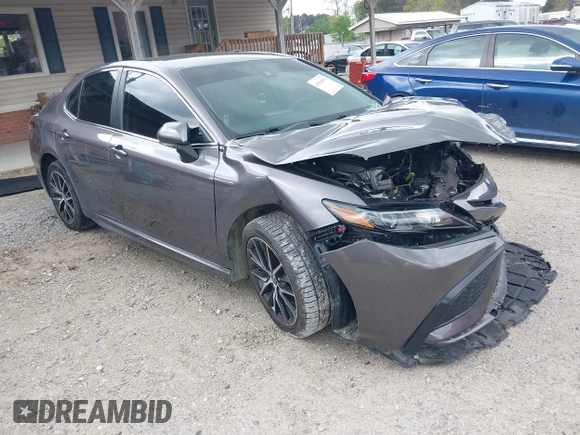 2022 Toyota Camry SE with VIN 4T1G11AK1NU686269, listed as a IAAI auction lot 41910070 with 62,855 mi miles. Bid and sale history available at carsss.com. Image 1.