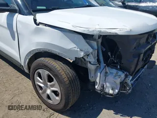 2016 Ford Police Interceptor Utility z VIN 1FM5K8AR3GGB43369, wystawiony jako IAAI lot #42209250 z przebiegiem 118 090 mil mil oraz . Historia ofert i sprzedaży dostępna na DreamBid. Obrazek 6.