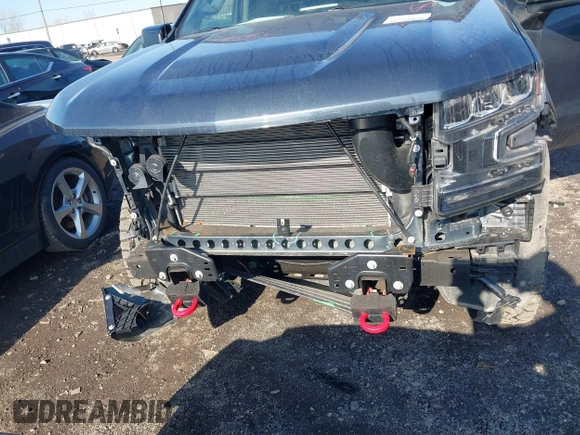 2020 Chevrolet Silverado 1500 LT Trail Boss with VIN 1GCPYFED3LZ352799, listed as a IAAI auction lot 41745030 with 31,194 mi miles. Bid and sale history available at carsss.com. Image 6.