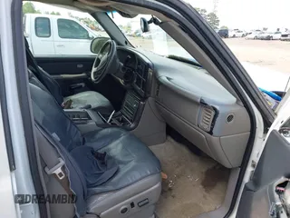 2004 GMC Yukon Denali z VIN 1GKEK63U34J166146, wystawiony jako IAAI lot #42097894 z przebiegiem Nie podano mil oraz . Historia ofert i sprzedaży dostępna na DreamBid. Obrazek 5.