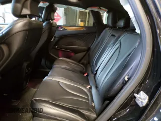 2016 Lincoln MKC Select z VIN 5LMCJ2D9XGUJ31639, wystawiony jako Copart lot #62773445 z przebiegiem 75 461 mil mil oraz Szkoda całkowita • Salvage title. Historia ofert i sprzedaży dostępna na DreamBid. Obrazek 11.