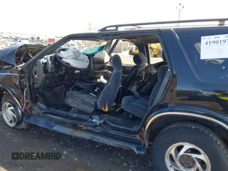 2000 Chevrolet Blazer LT with VIN 1GNDT13W8Y2280580, listed as a IAAI auction lot 41901975 with 236,736 mi miles and . Bid and sale history available at DreamBid. Image 6.