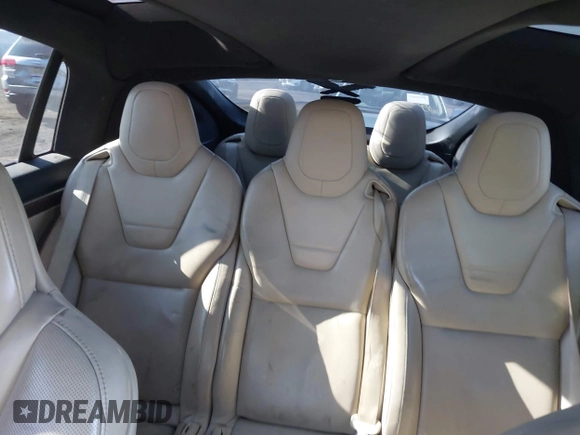 2016 Tesla Model X 70D z VIN 5YJXCAE28GF004461, wystawiony jako IAAI lot #41004214 z przebiegiem 158 962 mil mil oraz . Historia ofert i sprzedaży dostępna na DreamBid. Obrazek 8.