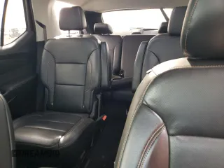 2019 Chevrolet Traverse Premier with VIN 1GNERKKW8KJ249322, listed as a Copart auction lot 43917545 with 104,758 mi miles and Salvage Title. Bid and sale history available at carsss.com. Image 10.