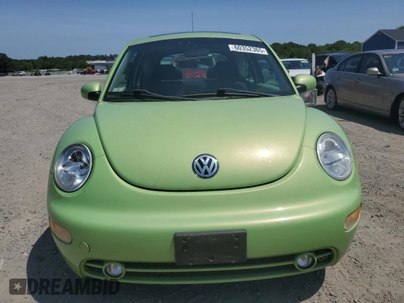2003 Volkswagen Beetle GLS z VIN 3VWCD21C13M419124, wystawiony jako Copart lot #60352365 z przebiegiem 56 874 mil mil oraz Czysty tytuł • Clean title. Historia ofert i sprzedaży dostępna na DreamBid. Obrazek 5.