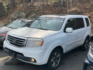 2015 Honda Pilot SE with VIN 5FNYF4H39FB028011, listed as a IAAI auction lot 42160830 with 202,846 mi miles and . Bid and sale history available at DreamBid. Image 2.