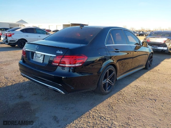 2014 Mercedes-Benz E-Class E 350 Sport with VIN WDDHF5KB2EB038828, listed as a IAAI auction lot 41238332 with 180,580 mi miles. Bid and sale history available at carsss.com. Image 4.