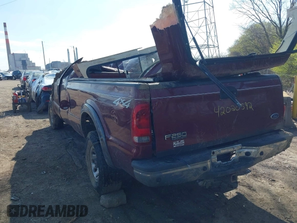 2004 Ford F-250 XL z VIN 1FTNX21P04ED08920, wystawiony jako IAAI lot #42020592 z przebiegiem 160 669 mil mil oraz . Historia ofert i sprzedaży dostępna na DreamBid. Obrazek 3.