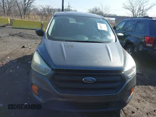 2017 Ford Escape S z VIN 1FMCU0F75HUD15558, wystawiony jako IAAI lot #41890712 z przebiegiem 158 441 mil mil oraz . Historia ofert i sprzedaży dostępna na DreamBid. Obrazek 12.