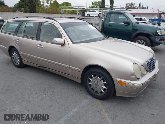2000 Mercedes-Benz E 320 with VIN WDBJH65J8YA981779, listed as a IAAI auction lot 42107928 with 276,090 mi miles and . Bid and sale history available at DreamBid. Image 1.