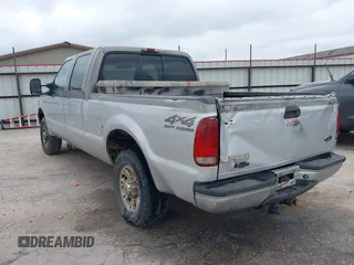 2001 Ford Super Duty F-250 XL with VIN 1FTNW21S31EC77648, listed as a IAAI auction lot 41523954 with 218,035 mi miles. Bid and sale history available at carsss.com. Image 3.