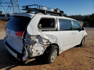 2011 Toyota Sienna XLE AAS с VIN 5TDYK3DC2BS094482, выставлен на аукционе Copart как лот 41777475 с пробегом 183 545 миль миль и Списание • Salvage title. История ставок и продаж доступна на DreamBid. Изображение 3.