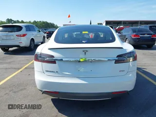 2013 Tesla Model S Performance с VIN 5YJSA1CP1DFP06681, выставлен на аукционе IAAI как лот 42438892 с пробегом 108 926 миль миль и . История ставок и продаж доступна на DreamBid. Изображение 16.