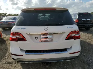 2015 Mercedes-Benz M 350 z VIN 4JGDA5HB6FA507145, wystawiony jako Copart lot #73057342 z przebiegiem 93 673 mil mil oraz . Historia ofert i sprzedaży dostępna na DreamBid. Obrazek 6.