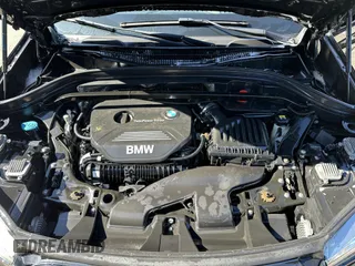 2017 BMW X1 xDrive28i with VIN WBXHT3C32H5F67896, listed as a IAAI auction lot 41823288 with 80,130 mi miles. Bid and sale history available at carsss.com. Image 9.