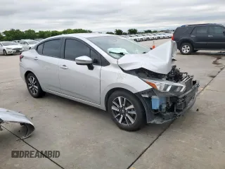 2021 Nissan Versa SV z VIN 3N1CN8EV3ML833899, wystawiony jako Copart lot #55991235 z przebiegiem 65 021 mil mil oraz Szkoda całkowita • Salvage title. Historia ofert i sprzedaży dostępna na DreamBid. Obrazek 4.