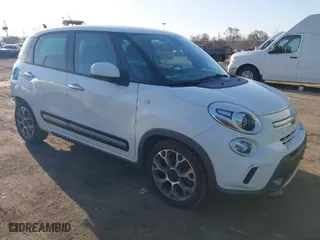 2014 FIAT 500L Trekking with VIN ZFBCFADH4EZ007234, listed as a IAAI auction lot 41830304 with 67,028 mi miles. Bid and sale history available at carsss.com. Image 1.