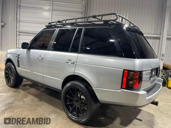 2011 Land Rover Range Rover HSE Lux z VIN SALMF1D42BA355759, wystawiony jako Copart lot #52832745 z przebiegiem 77 618 mil mil oraz Szkoda całkowita • Salvage title. Historia ofert i sprzedaży dostępna na DreamBid. Obrazek 3.