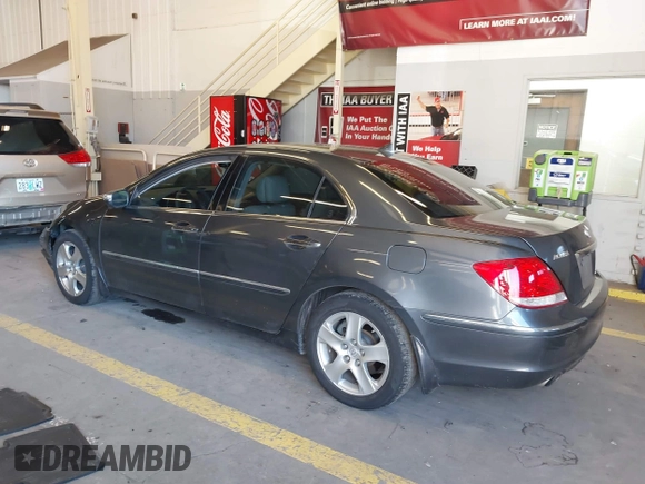 2006 Acura RL with VIN JH4KB165X6C006146, listed as a IAAI auction lot 41734990 with 172,362 mi miles and . Bid and sale history available at DreamBid. Image 3.