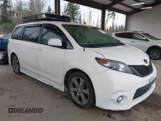 2011 Toyota Sienna SE with VIN 5TDXK3DC0BS060424, listed as a IAAI auction lot 41895621 with 149,332 mi miles. Bid and sale history available at carsss.com. Image 1.